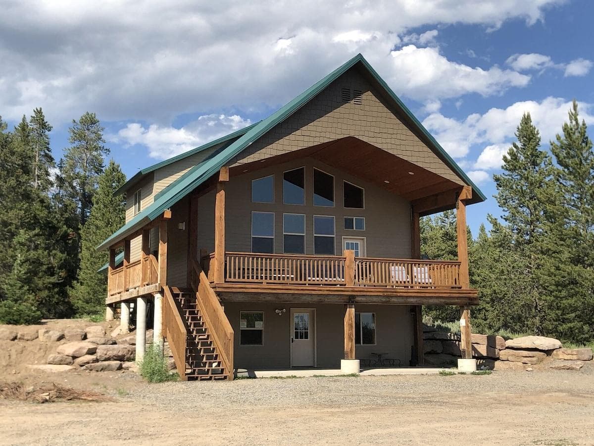 Welcome to Enchanted Forest Tanglewood Lodge.