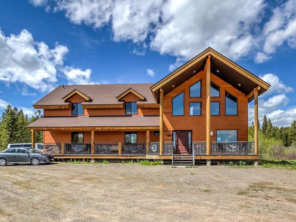 Front View of Moose Hollow
